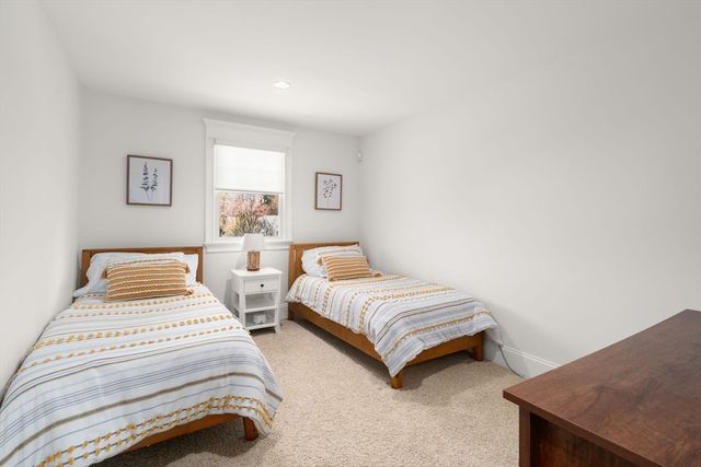 33 Everett Street, Concord, MA 01742