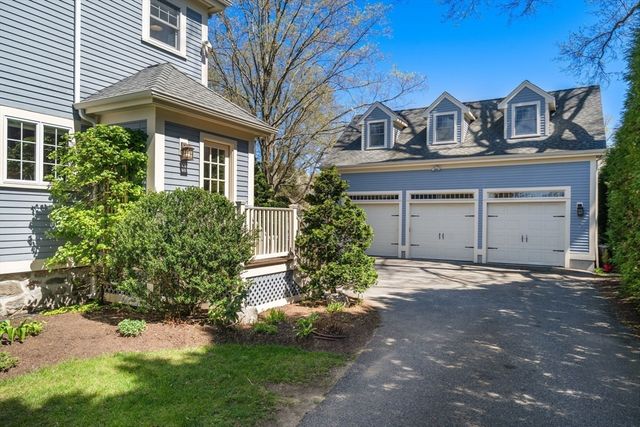 33 Everett Street, Concord, MA 01742