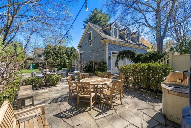 33 Everett Street, Concord, MA 01742