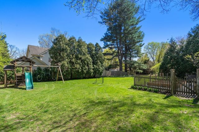 33 Everett Street, Concord, MA 01742