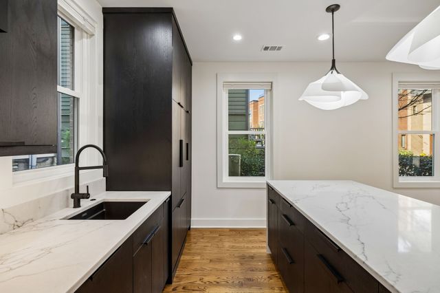 403 Van Buren St, Nashville, TN 37208
