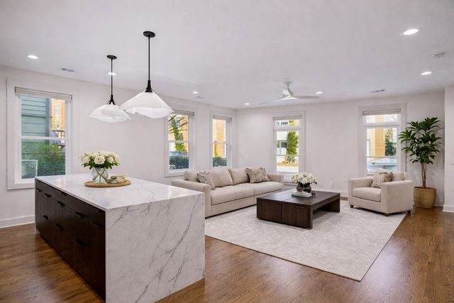 403 Van Buren St, Nashville, TN 37208