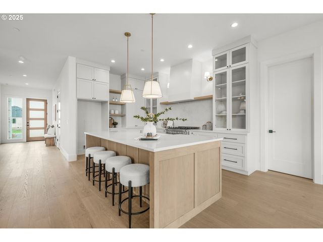 141 Se 24TH Ave, La Center, WA 98629