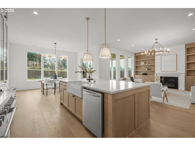 141 Se 24TH Ave, La Center, WA 98629