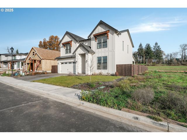 141 Se 24TH Ave, La Center, WA 98629