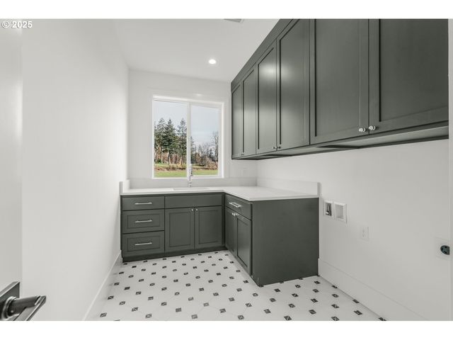 141 Se 24TH Ave, La Center, WA 98629