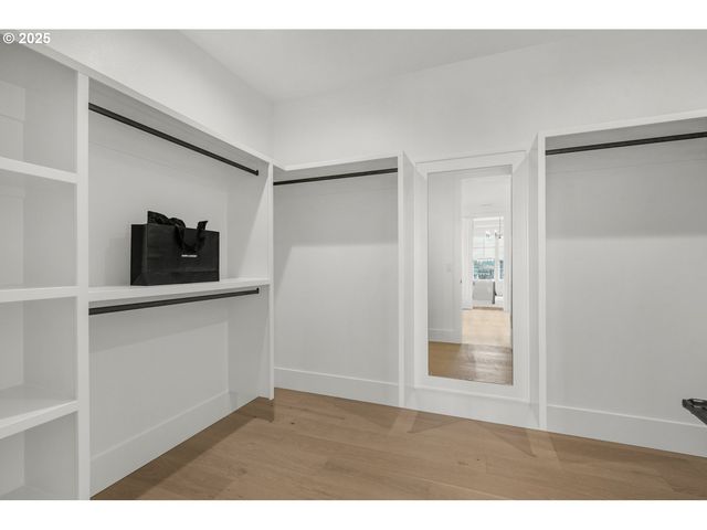 141 Se 24TH Ave, La Center, WA 98629