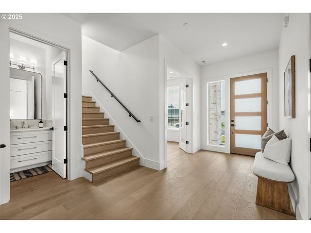 141 Se 24TH Ave, La Center, WA 98629