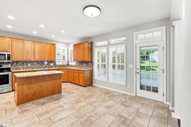 2 Noble Oaks Lane, Simpsonville, SC 29681
