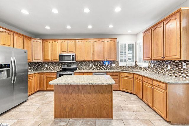 2 Noble Oaks Lane, Simpsonville, SC 29681