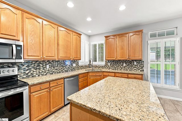 2 Noble Oaks Lane, Simpsonville, SC 29681