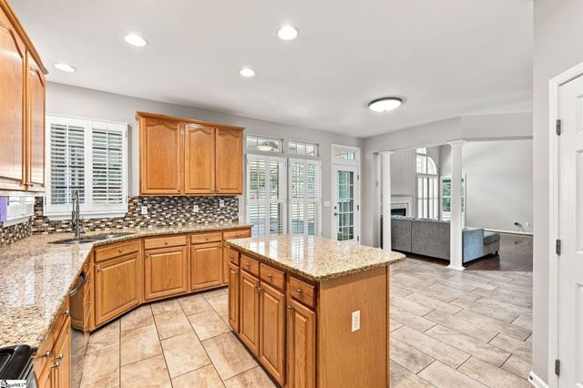 2 Noble Oaks Lane, Simpsonville, SC 29681