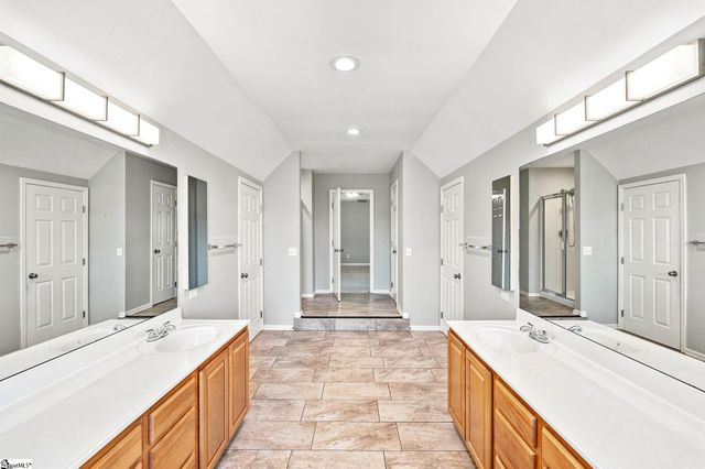 2 Noble Oaks Lane, Simpsonville, SC 29681