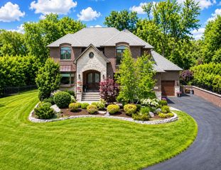 250 Clair View Court, Lake Zurich, IL 60047