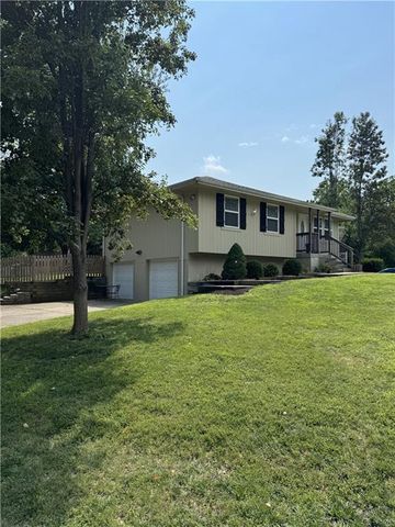 2005 SE 2nd Terrace, Lee's Summit, MO 64063