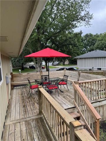 2005 SE 2nd Terrace, Lee's Summit, MO 64063