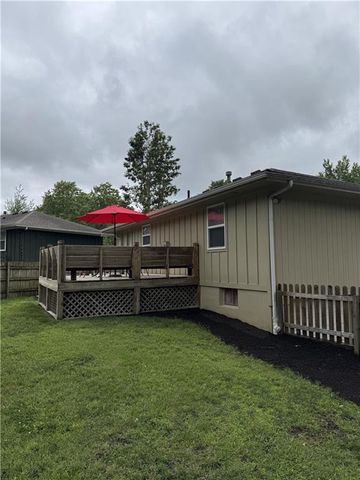 2005 SE 2nd Terrace, Lee's Summit, MO 64063
