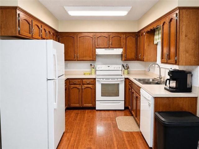 2005 SE 2nd Terrace, Lee's Summit, MO 64063
