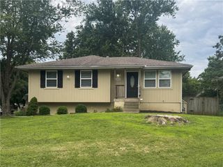 2005 SE 2nd Terrace, Lee's Summit, MO 64063