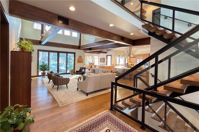 2615 W 98th Street, Leawood, KS 66206