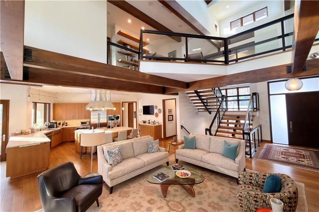 2615 W 98th Street, Leawood, KS 66206