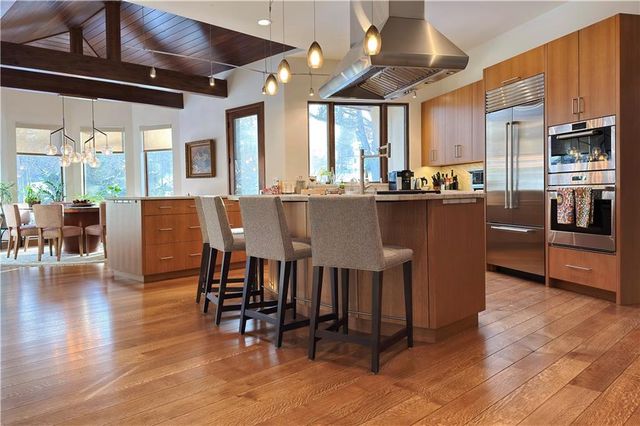 2615 W 98th Street, Leawood, KS 66206