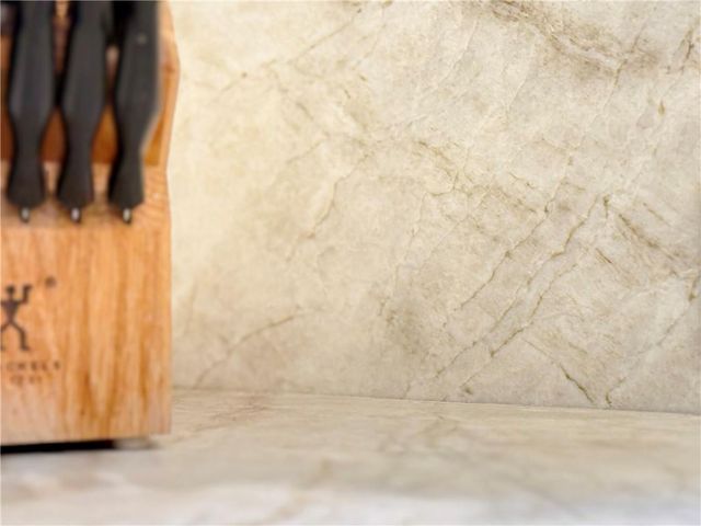 2615 W 98th Street, Leawood, KS 66206