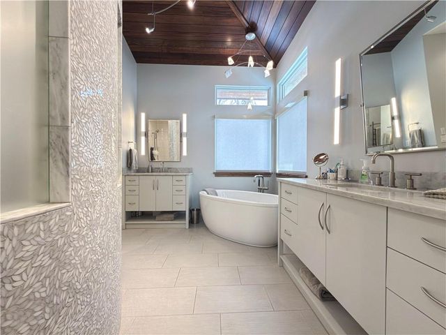 2615 W 98th Street, Leawood, KS 66206