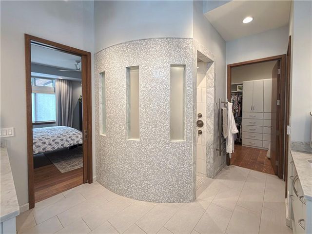 2615 W 98th Street, Leawood, KS 66206