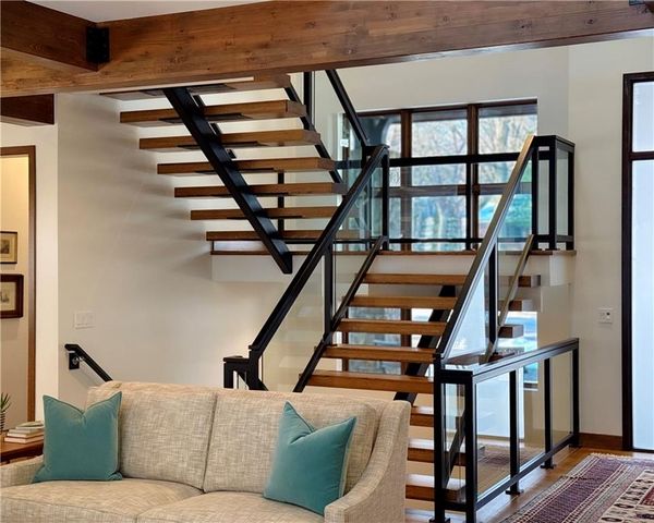 2615 W 98th Street, Leawood, KS 66206