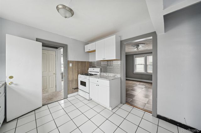 15886 Woodingham Drive, Detroit, MI 48238