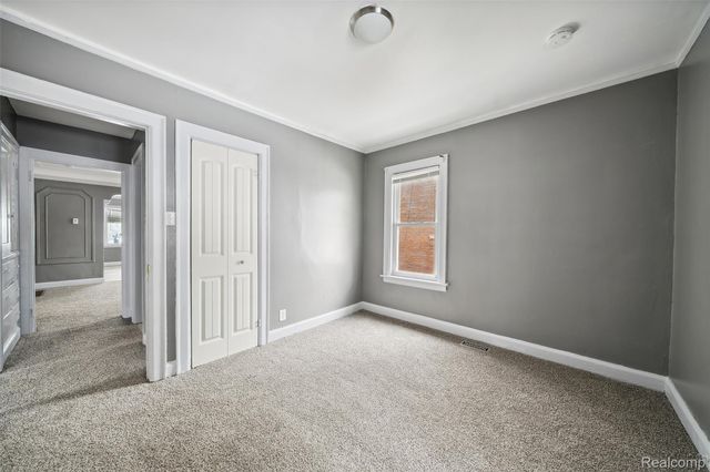 15886 Woodingham Drive, Detroit, MI 48238