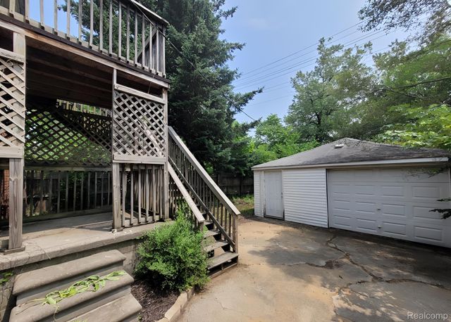 15886 Woodingham Drive, Detroit, MI 48238