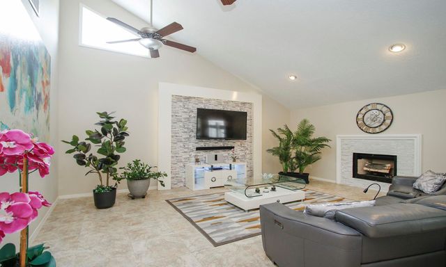 2110 Woodland Park Drive, Houston, TX 77077