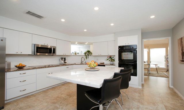 2110 Woodland Park Drive, Houston, TX 77077