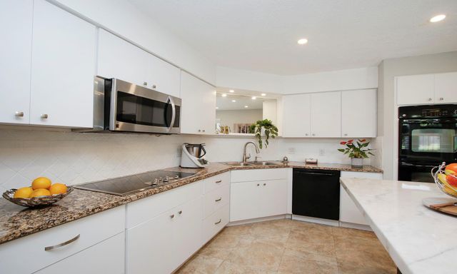 2110 Woodland Park Drive, Houston, TX 77077