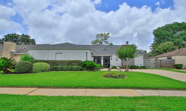 2110 Woodland Park Drive, Houston, TX 77077