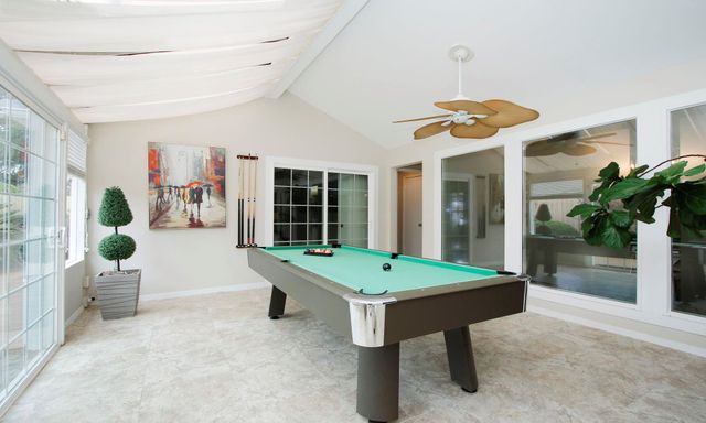 2110 Woodland Park Drive, Houston, TX 77077