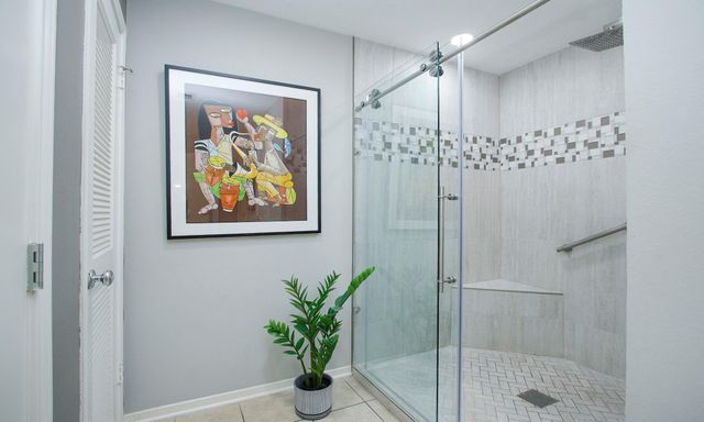 2110 Woodland Park Drive, Houston, TX 77077