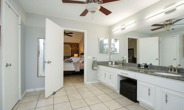 2110 Woodland Park Drive, Houston, TX 77077