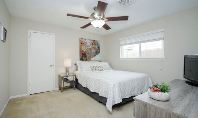 2110 Woodland Park Drive, Houston, TX 77077