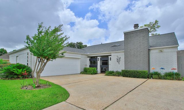 2110 Woodland Park Drive, Houston, TX 77077