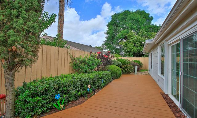 2110 Woodland Park Drive, Houston, TX 77077
