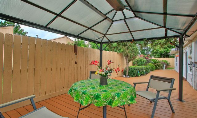 2110 Woodland Park Drive, Houston, TX 77077