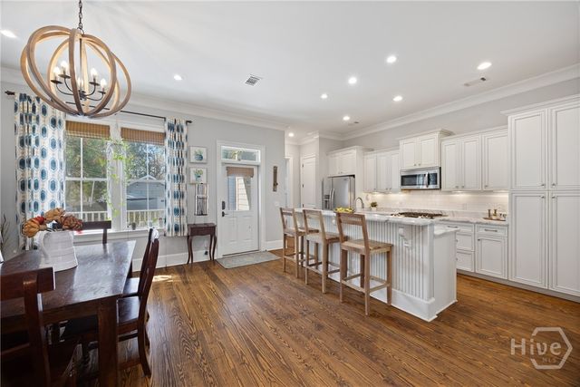 203 E 56th Street, Savannah, GA 31405