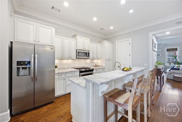 203 E 56th Street, Savannah, GA 31405