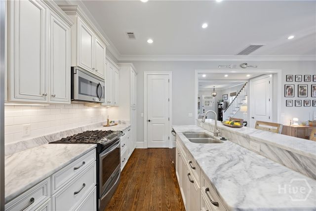 203 E 56th Street, Savannah, GA 31405