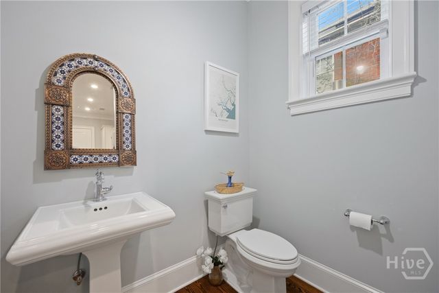 203 E 56th Street, Savannah, GA 31405