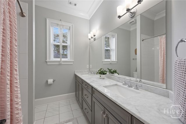 203 E 56th Street, Savannah, GA 31405