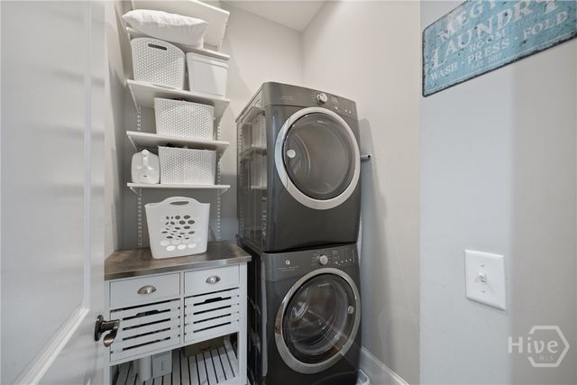 203 E 56th Street, Savannah, GA 31405